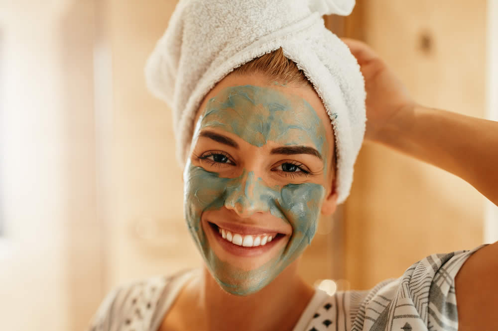Maschera all'Argilla 2019: Benefici, Ricette, Vantaggi per la Pelle