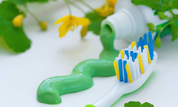 Dentifrici Naturali - Ricette Fai da Te