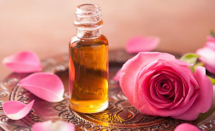 Olio Essenziale di Rosa - Proprietà Curative e Benefici