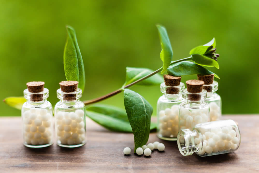 Farmaci Omeopatici - Come si Usano? Consigli e Modo d'Uso Corretto