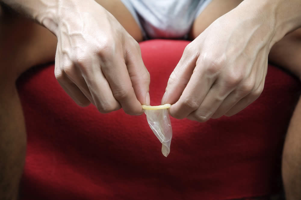 Come Mettere il Preservativo - Guida 2019 per Indossarlo Facile
