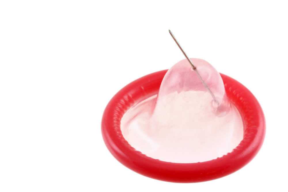 Preservativo Rotto - Cosa Fare? Cause, Prevenzione e Consigli Utili